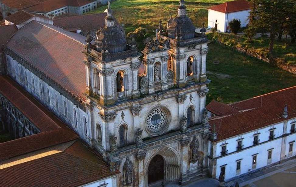 Convent of Christ, Batalha and Alcobaça Monasteries Tour from Lisbon