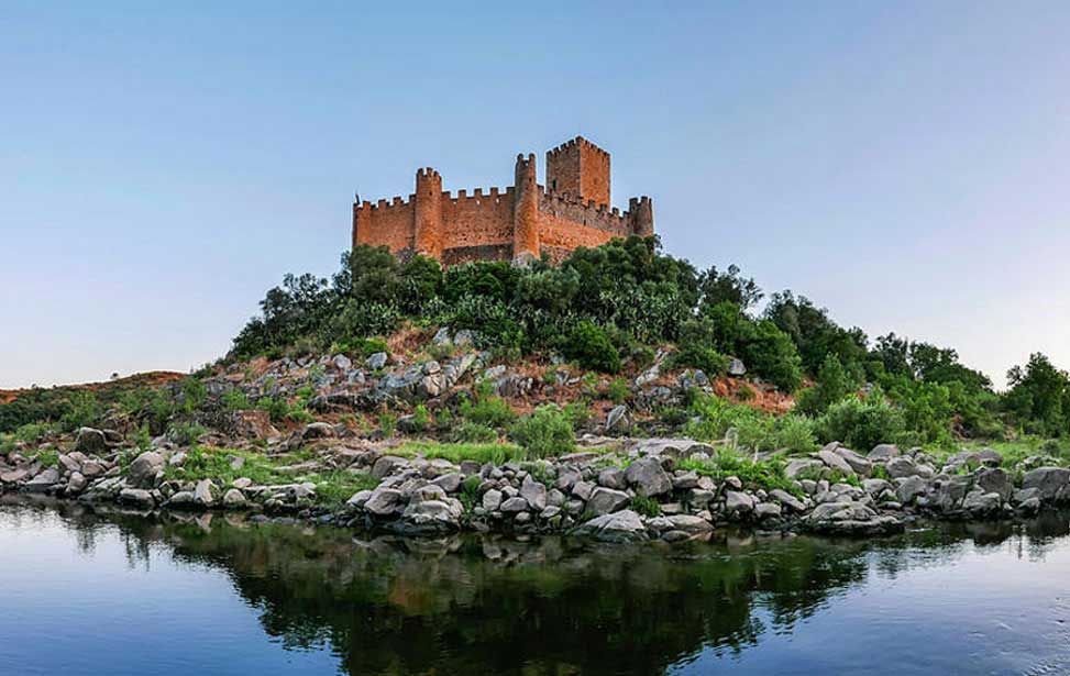 Knight Templars Private Day Tour FROM LISBON - Almourol Castle and Tomar