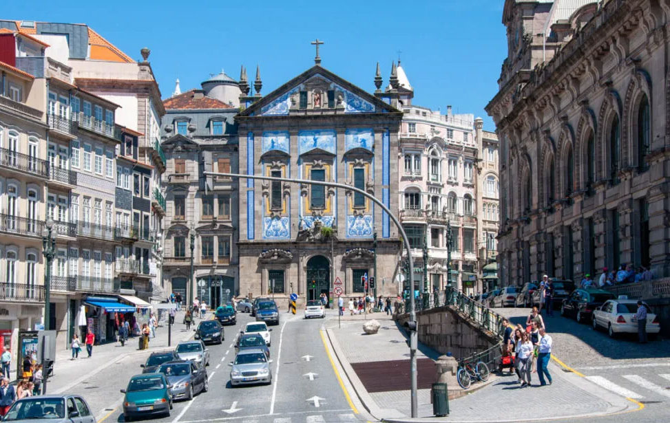 Driving in Porto