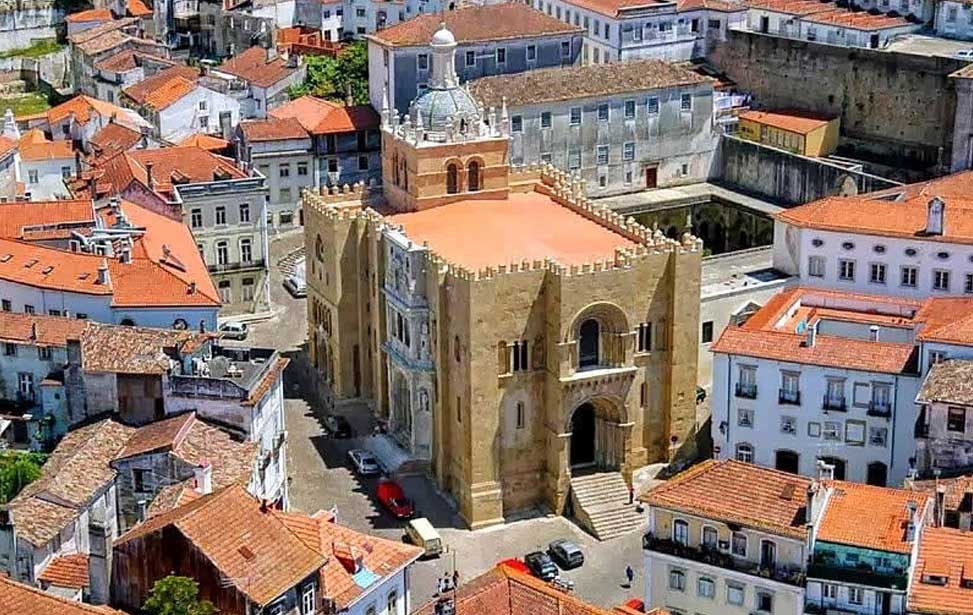 Coimbra and Buçaco Full Day Private Tour from Porto