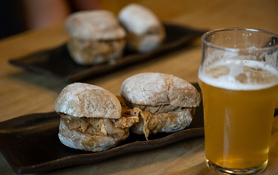 Craft Beer & Food Tour in Porto