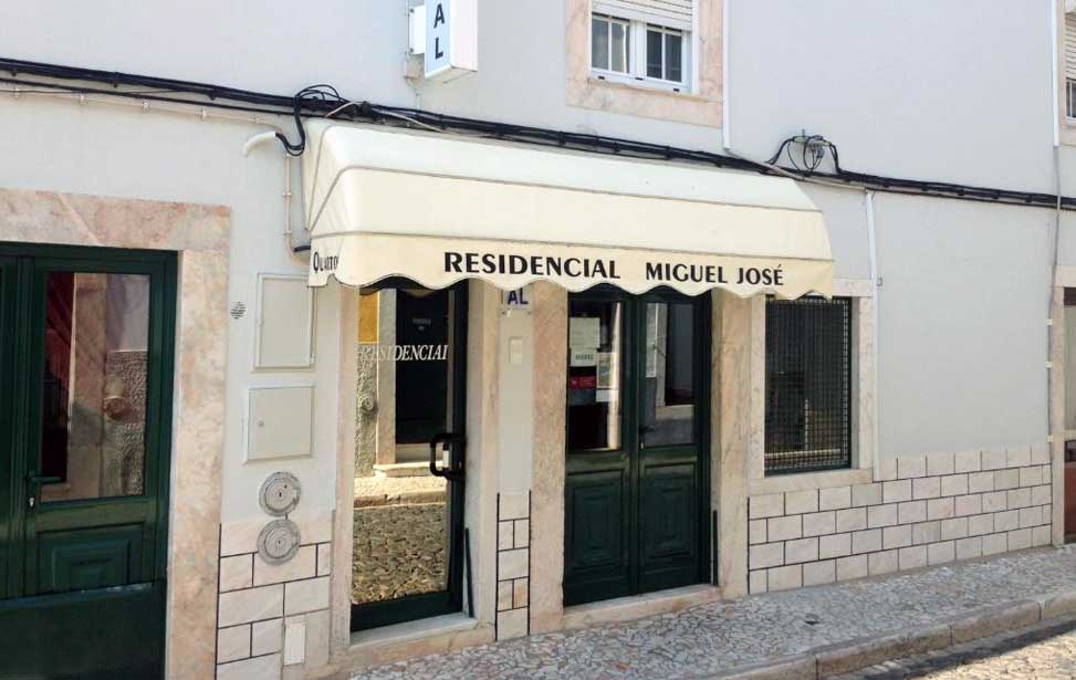 Residencial Miguel José - Guesthouse